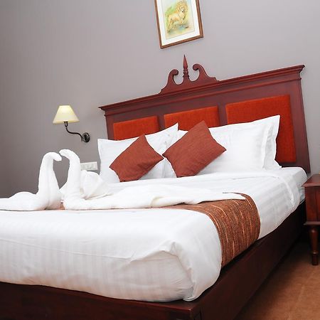 Vijayapark Hotel Kaduturutti Extérieur photo