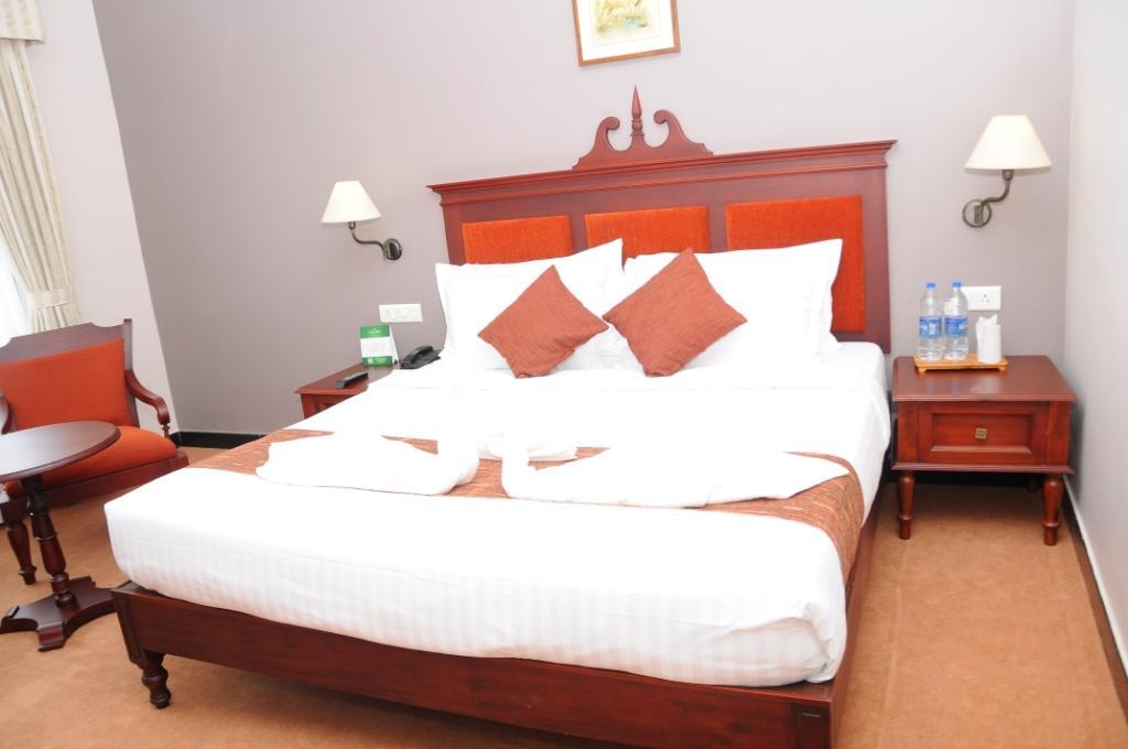 Vijayapark Hotel Kaduturutti Extérieur photo